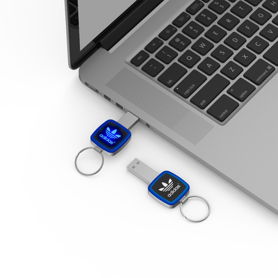 محرك أقراص فلاش USB ملون مع منافذ USB 2.0 و USB 3.0