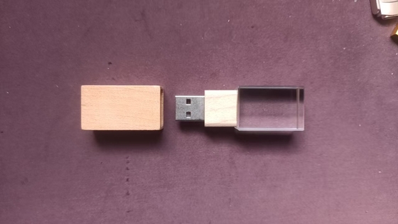مخصصة كريستال USB ستيك مع خيارات شعار الليزر -50 ° C 80 ° C درجة حرارة البيئة