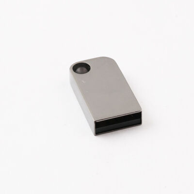 محرك فلاش USB صغير مع ثقب يمكن أن يضع مفتاح سلسلة معدنية محرك فلاش USB يمكن تخصيص شعار الليزر