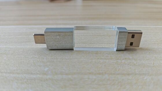 كريستال USB 3.0 USB A مع النوع C قراءة كلا الموانئ بسرعة فائقة جزء كريستال يمكن حفر شعار جزء معدني يمكن شعار ليزر داخل لديها شريحة فلاش اثنين