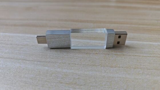 كريستال USB 3.0 USB A مع النوع C قراءة كلا الموانئ بسرعة فائقة جزء كريستال يمكن حفر شعار جزء معدني يمكن شعار ليزر داخل لديها شريحة فلاش اثنين