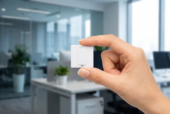 دعم أجهزة USB لبطاقات الائتمان المخصصة مجانًا مع ضمان لمدة عام واحد، مما يوفر حلول تخزين رقمية آمنة