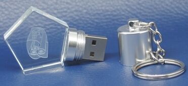 على شكل زجاجة، محرك فلاش USB كريستالي 3.0، سرعة نقل سريعة، تصميم متين، يمكن كريستال نقش الشعار