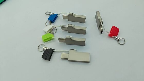 محرك فلاش USB من النوع C مع USB A مع غطاء معدني بسلسلة صغيرة يمكن الليزر وطباعة الشعار سرعة سريعة 3.2 USB و3.1 USB