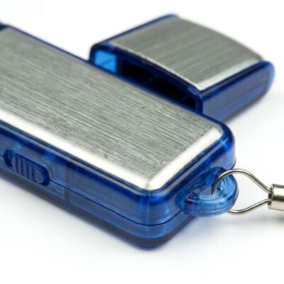 العصا USB البلاستيكية الحمراء ABS البلاستيكية كامل الذاكرة درجة الذاكرة الفلاشية سعة عالية محرك الأقراص الفلاشية USB لإدارة البيانات