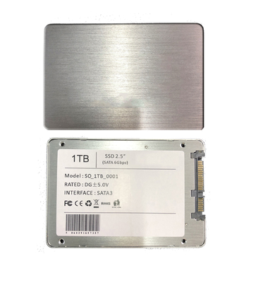 الكمبيوتر الكلي 2.5 " SSD الداخلية 120GB 128GB سرعة الكتابة المتسلسلة تصل إلى 530MB / s