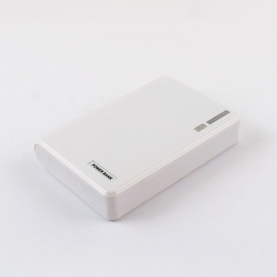 5000MAH البلاستيك المحمول قوة البنك شعار مخصص مع كابل