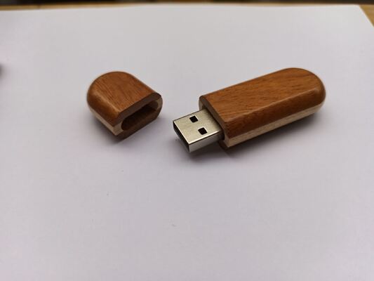 الأشكال الداخلية تتطابق مع أشكال USB عصا USB خشبية تقدم USB 2.0 واجهة USB 3.0 أنيقة وعملية