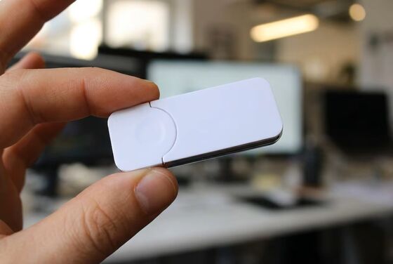 USB 3.0 20-80 ميجابايت S مادة بلاستيكية USB Stick طباعة شعار مخصص أو محرك أقراص فلاش محمول عالي السرعة بالليزر