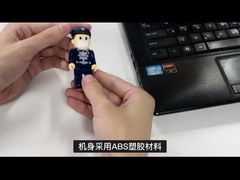 يقوم الأشخاص بتشكيل جسم USB مع أشكال USB ذات رأس مفتوح PVC 2.0 و USB 3.0